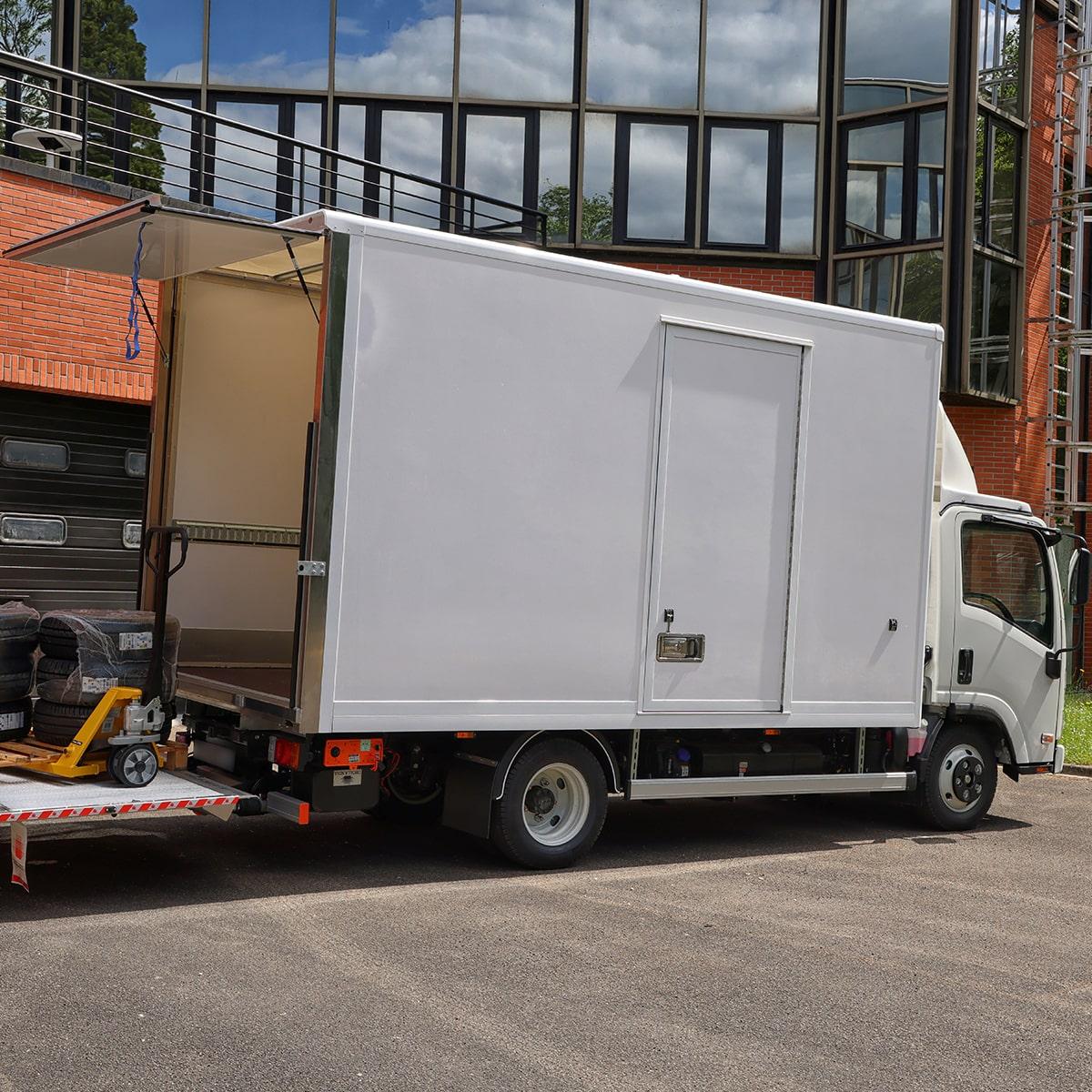 Isuzu M21 Ground